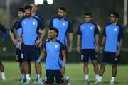 تشویق جذاب رامین رضائیان توسط هواداران معترض استقلال/ فیلم