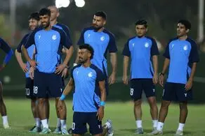 تشویق جذاب رامین رضائیان توسط هواداران معترض استقلال/ فیلم