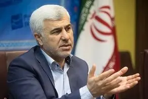 برخی افراد در هر جایی که به نفع‌شان است دلار را دستکاری می‌کنند 