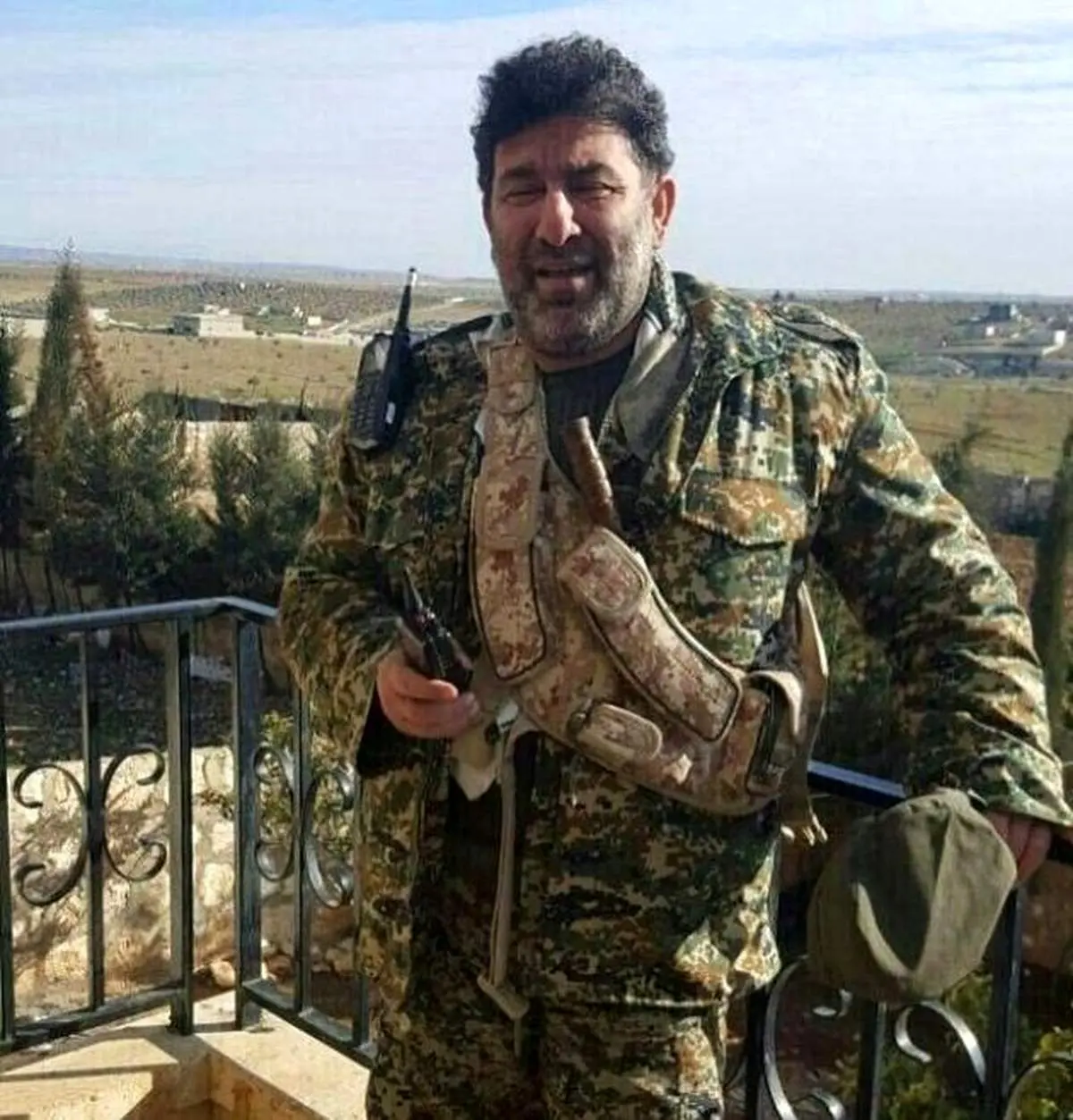 عکس دیده نشده از سعید حدادیان استاد جنجالی دانشگاه تهران با لباس نظامی در سوریه! + ببینید