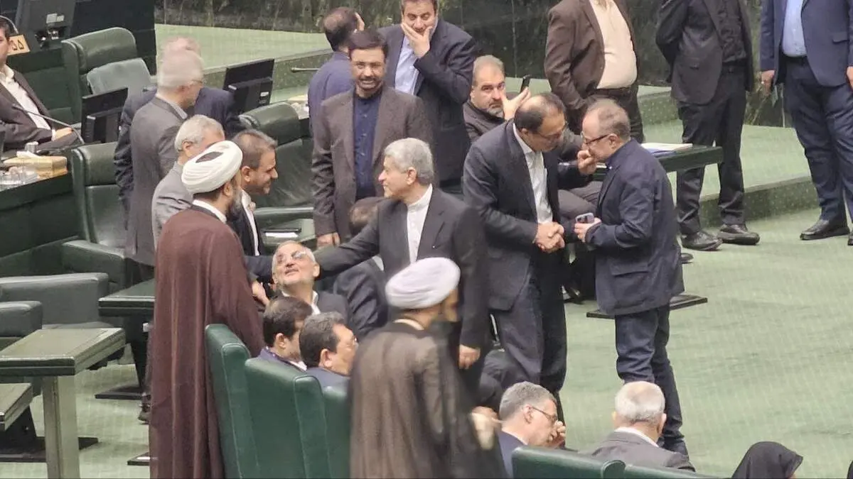 تصاویری از گپ و گفت نمایندگان با تیم پزشکیان + ببینید  