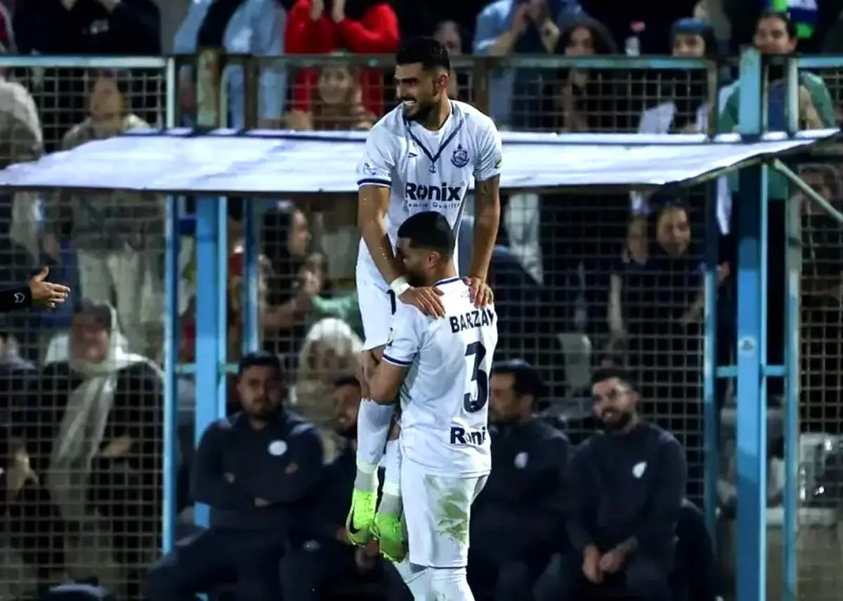 نمایش صحنه های زشت پس از دیدار هوادار  تهران با تیم انزلی؛ سکوت عجیب ملوان + فیلم