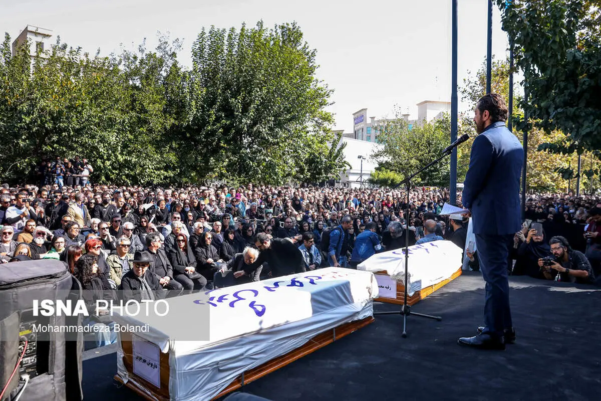 بازیگر زن جنجالی هم با شکل متفاوت در مراسم داریوش مهرجویی حاضر شد/ تصاویر