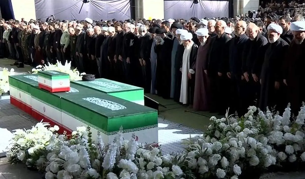 بدرقه میلیونی مردم در مصلی تهران/ اقامه نماز بر پیکرهای مطهر شهدا
