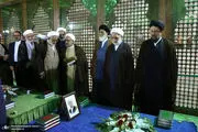 فاتحه خوانی اژه‌ای بر مزار آیت الله هاشمی+ عکس