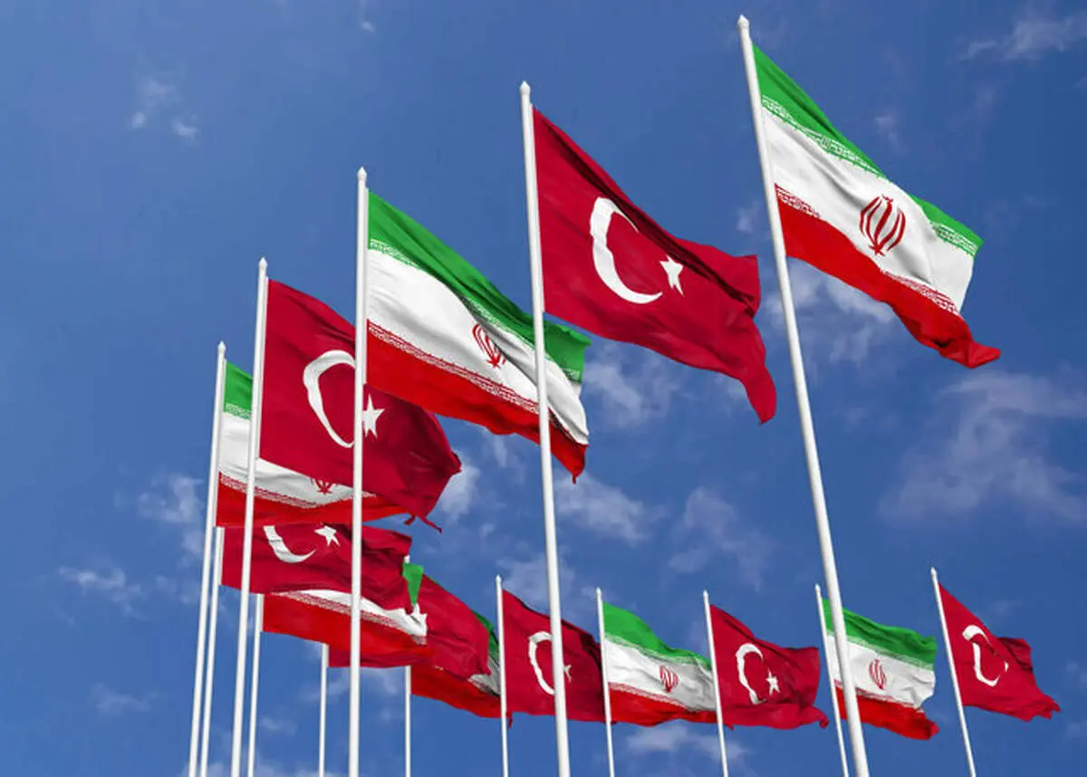 وزرای دفاع ایران و ترکیه رایزنی کردند 