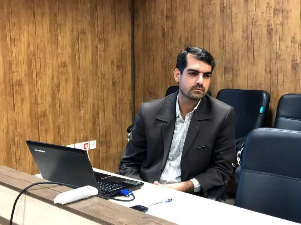 یک تار موی اعضای شورای نگهبان را با سر تا پای این افراد معلومالحال عوض نمیکنم !