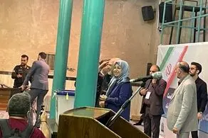 ظریف: به پیامک‌های فریبکارانه که برای نگه داشتن شما در خانه تشدید شده توجه نکنید