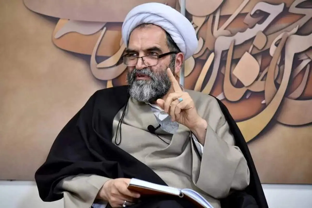 هاشمی رفسنجانی با همه فشارهایی که مانند سنگ آسیاب او را له میکرد هیچگاه از صحنه بیرون نرفت