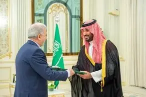 سفیر ایران استوارنامه خود را تقدیم محمدبن سلمان کرد