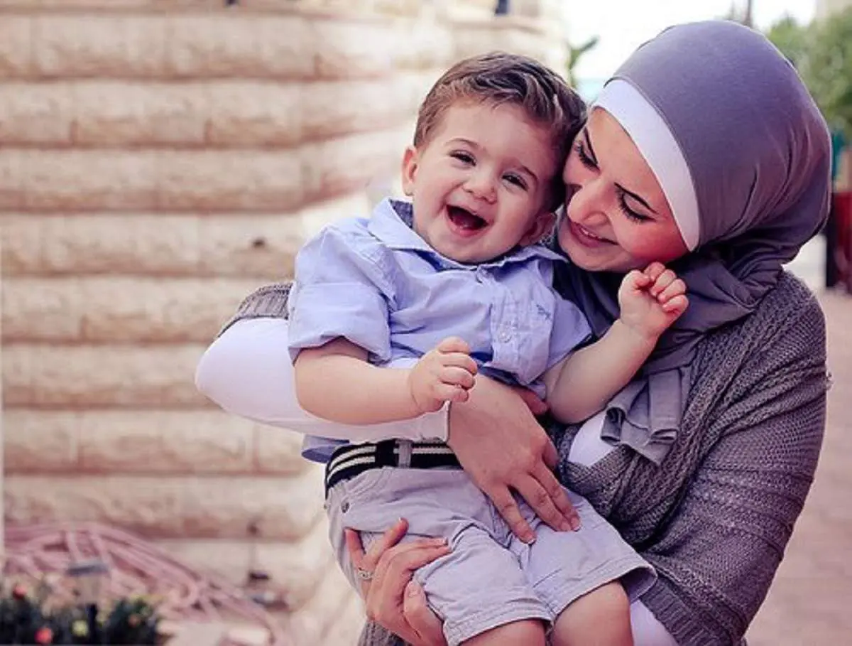 آیا مادر میتواند در اموال فرزند خود دخل و تصرفی داشته باشد؟