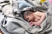 فیلم پربازدید از نجات نوزاد پسر از داخل یک گونی در کنار خیابان فاز دوم اندیشه / بند ناف  این نوزاد هم بریده نشده بود!

