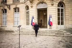 در فرانسه چه خبر است؟ 