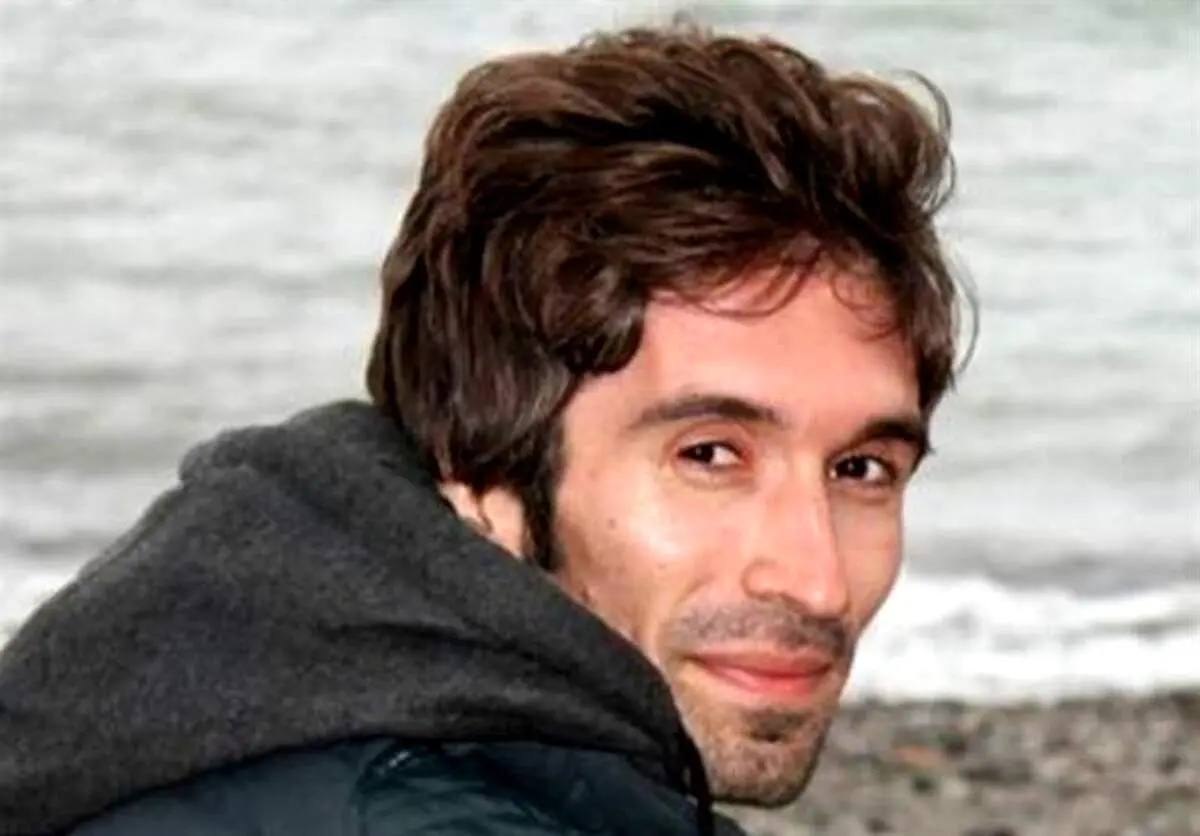آرش صادقی از زندان آزاد شد + عکس