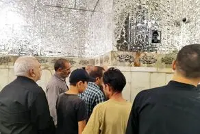 حضور ظریف بر مزار ابراهیم رئیسی + ببینید 