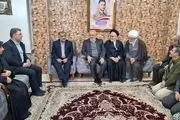 حضور وزیر نیرو در خانه شهید «محمدمهدی شاهرخی‌فر»
