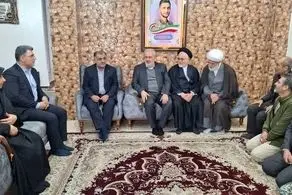 حضور وزیر نیرو در خانه شهید «محمدمهدی شاهرخی‌فر»