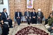 حضور وزیر نیرو در خانه شهید «محمدمهدی شاهرخی‌فر»