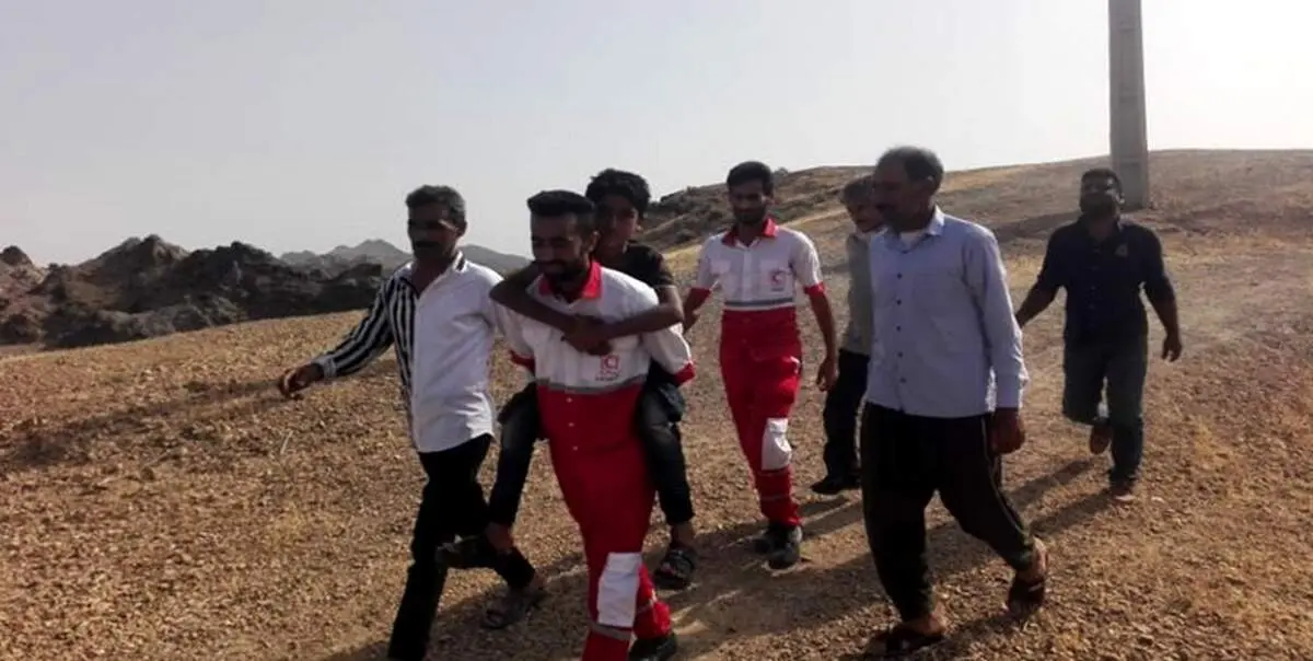 بازگشت کودک گمشده به آغوش خانواده پس از 24 ساعت دلهره آور+ عکس