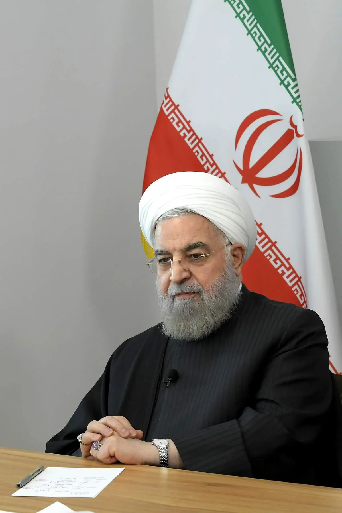 حسن روحانی: مبنای ما باید احیای قانون اساسی باشد/ شعار من احیای صندوق رأی است