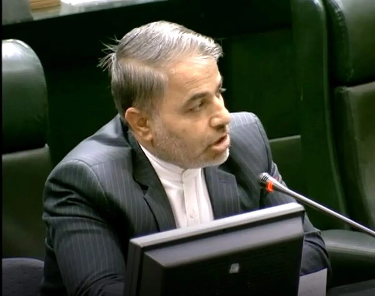 نماینده مجلس: تا کی قصد دارید با چند تیم سوگلی با روح و روان جوانان ورزش دوست بازی کنید 