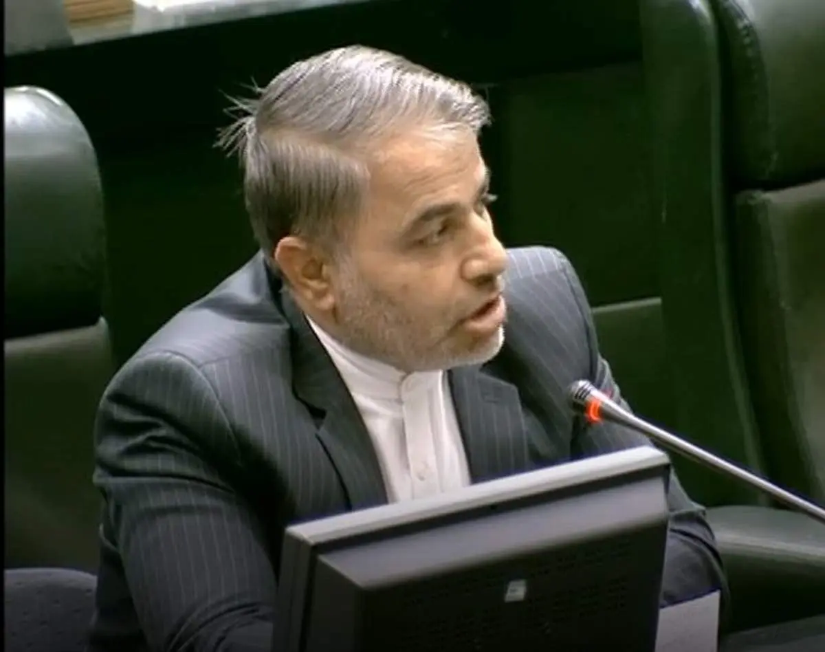 نماینده مجلس: تا کی قصد دارید با چند تیم سوگلی با روح و روان جوانان ورزش دوست بازی کنید