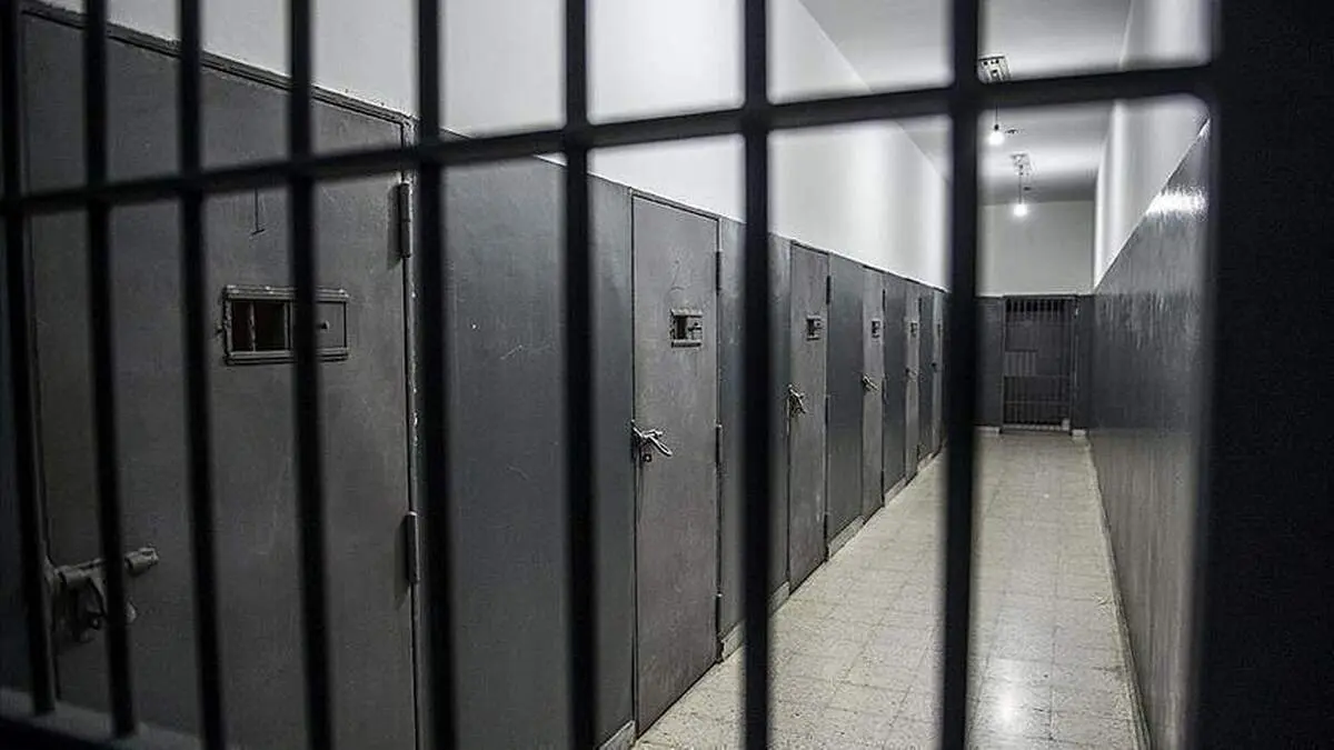 مادر متهم ۱۵ ساله‌: وکیل تسخیری امیرحسین اصلا با من حرف نمی‌زند و با تندی برخورد می‌کند