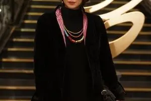 سمیرایِ زخم کاریبا موهای کوتاه و استایل جذاب/ عکس جدید