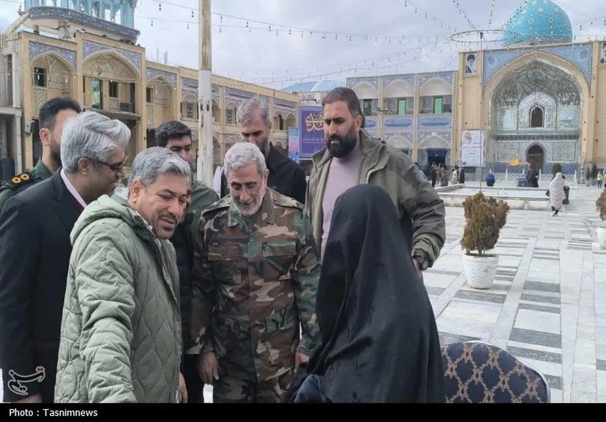 حضور ناگهانی سردار قاآنی در یک امامزاده + عکس 