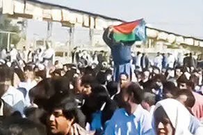 پرچم جعلی بلوچستان آزاد در نماز جمعه زاهدان برافراشته شد!+ببینید 