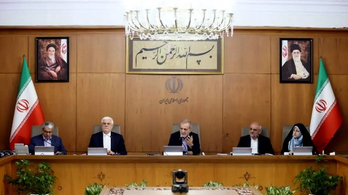 گزارش رئیس بانک مرکزی درباره بازار ارز و طلا و اقدامات آتی دولت