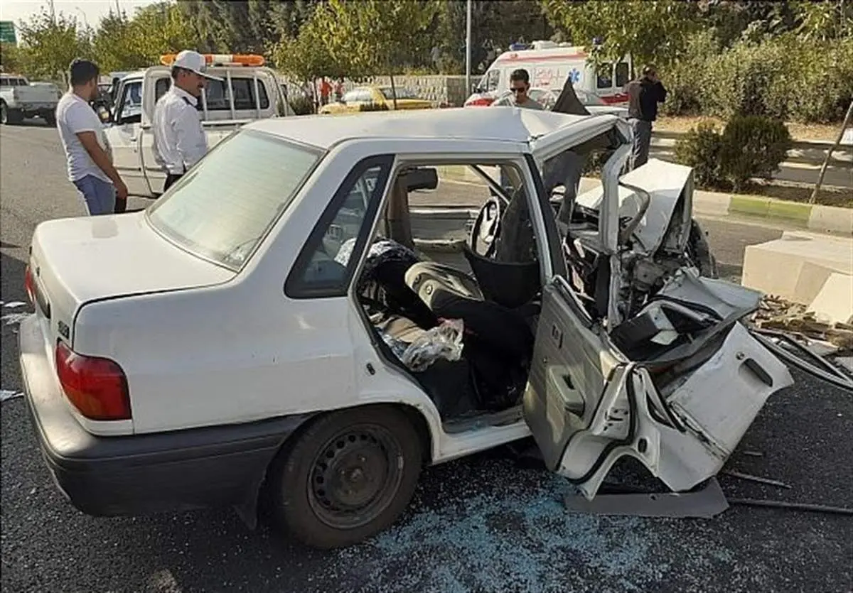 تصادف شدید اتوبوس با پراید 12 مصدوم برجای گذاشت