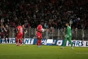 لحظه سر خوردن یامگا در پنالتی نساجی مقابل پرسپولیس + فیلم