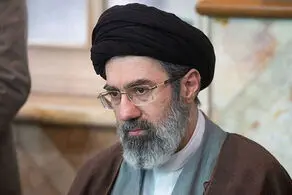 تصویری از حجت الاسلام مجتبی خامنه‌ای در راهپیمایی 22 بهمن + عکس 