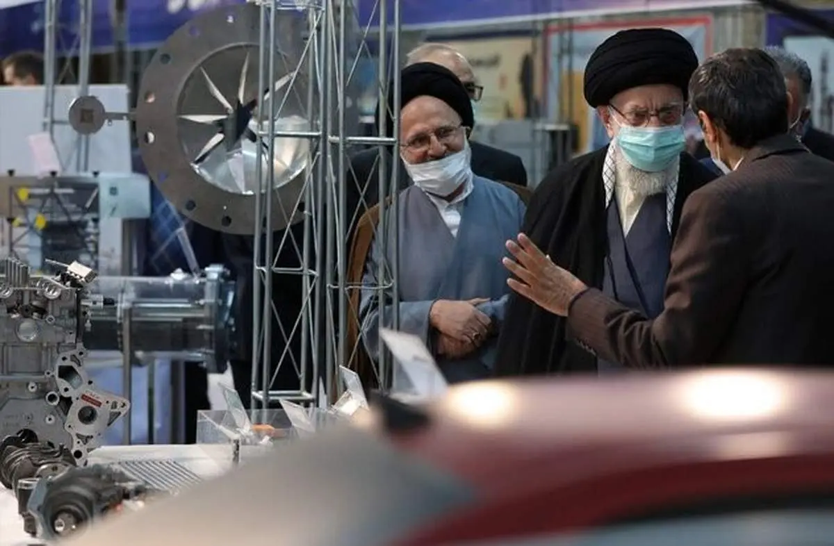 رهبری از نمایشگاه توانمندیهای صنعتی بازدید کردند