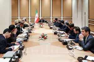 بر این باور هستم که باید مسیر حق و عدالت را دنبال کرد
