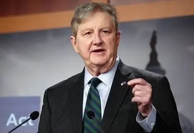 هشدار سناتور آمریکایی در خصوص گزینه نظامی علیه ایران