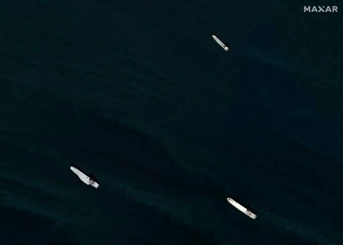 ایران کشتی پهپادبر در خلیج فارس مستقر کرد + عکس 