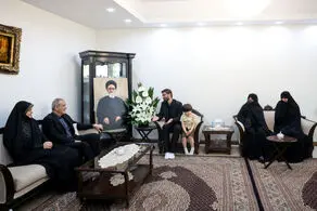 دیدار دکتر پزشکیان با خانواده امام جمعه فقید تبریز و سرتیم حفاظت شهید رئیسی