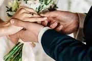 ازدواج خبرساز این دختر با یک ساختمان قدیمی/ عکس