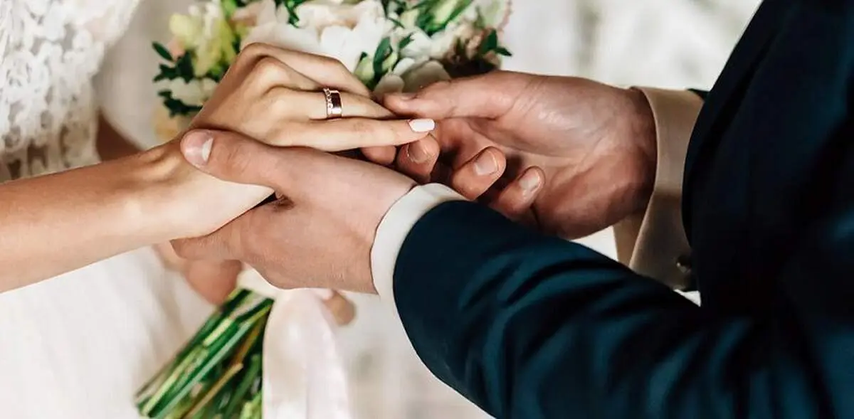 عکس عروسی این زن با این پسر بچه مثل بمب ترکید/ عکس