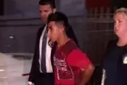 ورود پسر همسایه از بالکن به اتاق خواب دختر نوجوان+ عکس نوجوان پلید