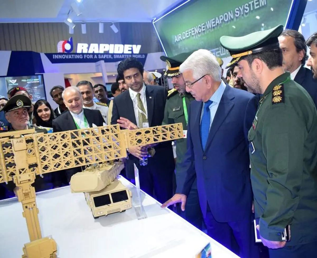 قدرت نمایی تسلیحات دفاعی ایران در پاکستان همه را به خود جلب کرد + ببینید