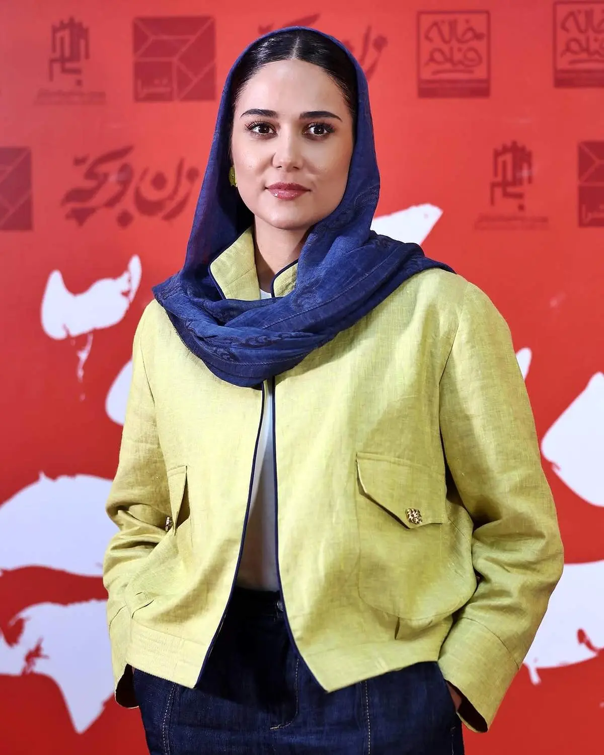 ژست صمیمانه پریناز ایزدیار و پیمان معادی در جنگل/ عکس