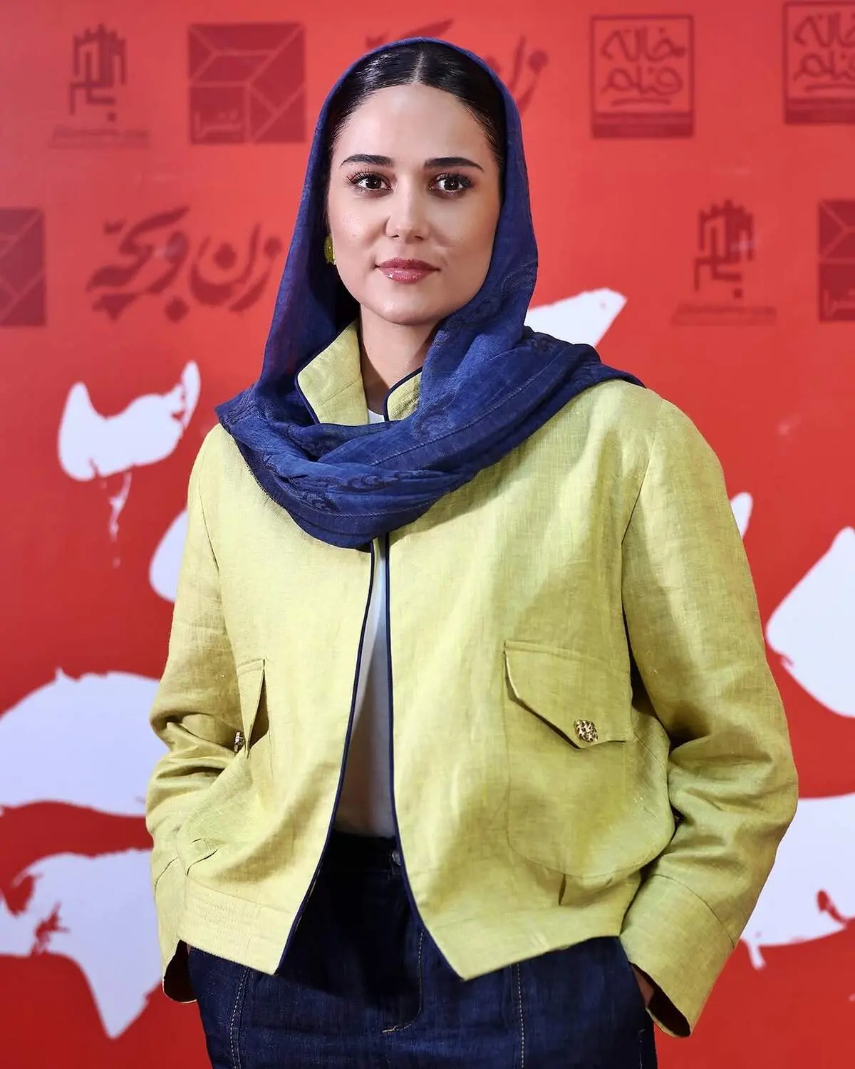 ژست صمیمانه پریناز ایزدیار و پیمان معادی در جنگل/ عکس
