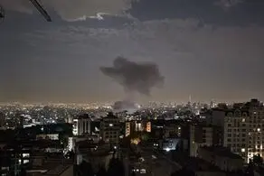 لحظهٔ انهدام پهپاد اسرائیل در آسمان تهران