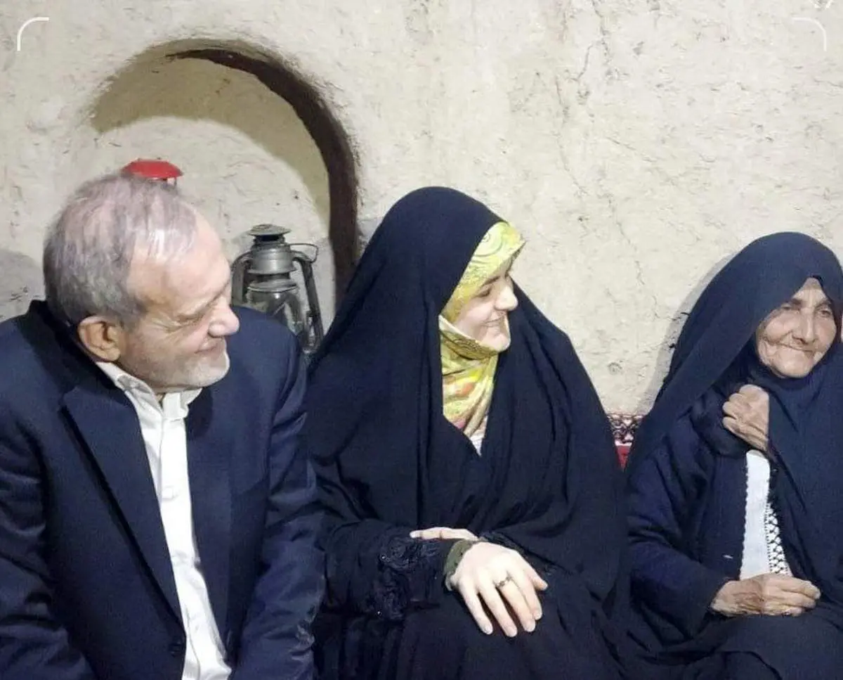رئیسجمهور به روستای محل خدمتش رفت/ دیدار با اهلی کلوخی بعد از ۵۱ سال