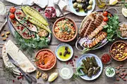 این دختر با چهره عجیبش 16 سال است آب و غذا نخورده/ عکس

