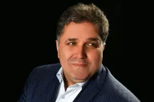 آقایان بفرمایند ارزها کجاست و چرا وارد کشور نشده است؟/ ارز ترجیحی برای عده‌ای منافع داشته