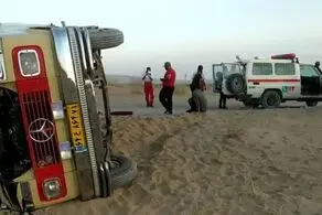 واژگونی هولناک مینی‌بوس کوهنوردان در کویر مرنجاب+جزئیات